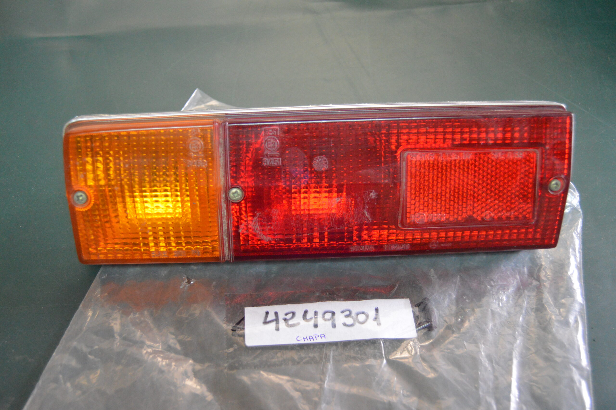 Ref: 4249301 Piloto Izquierdo- Fiat 124 Spider, Coupe, Berlina NUEVO