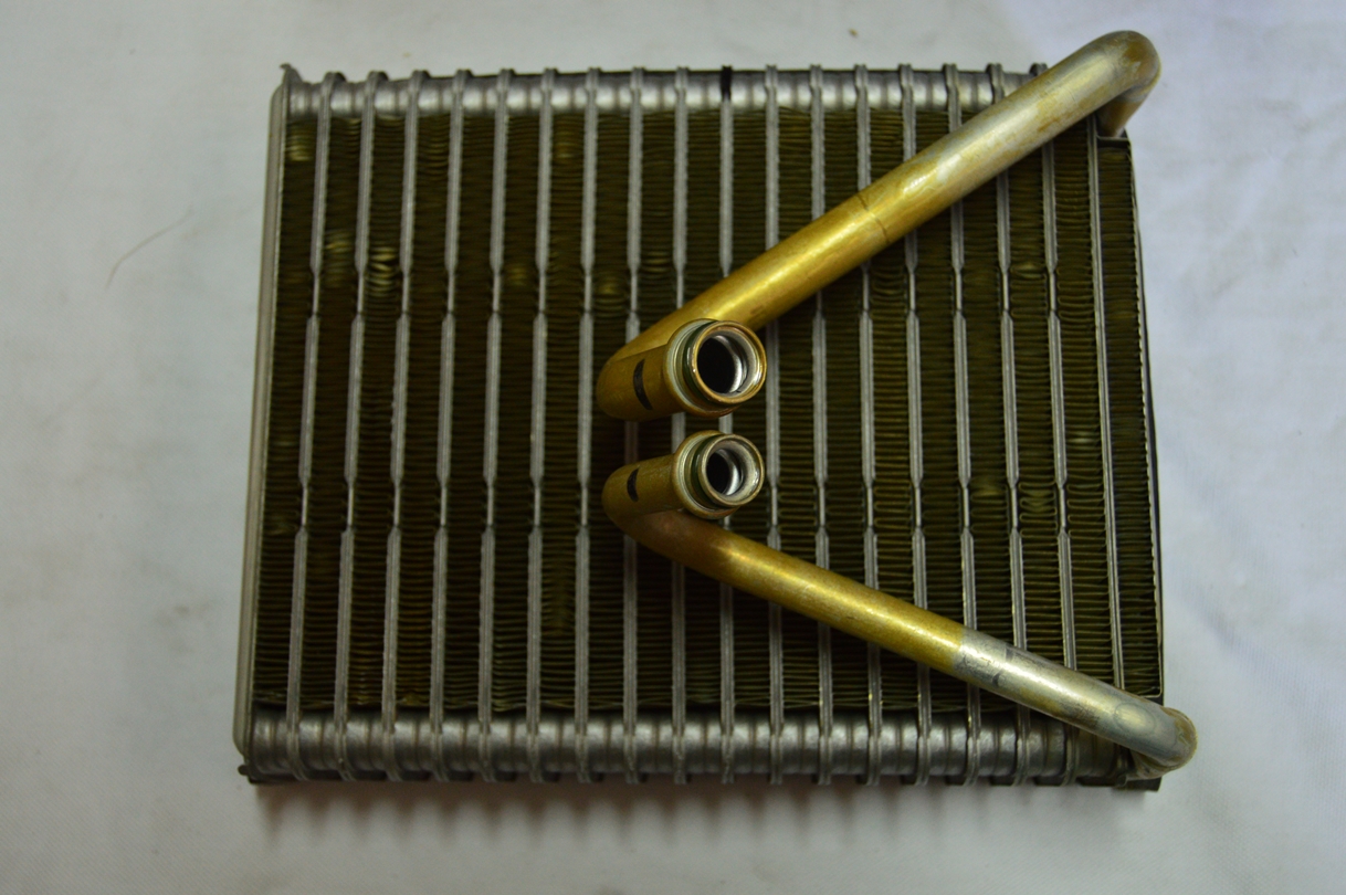 Ref: 46722960  Radiador Aire Acondicionado – Fiat Punto, Doblò NUEVO