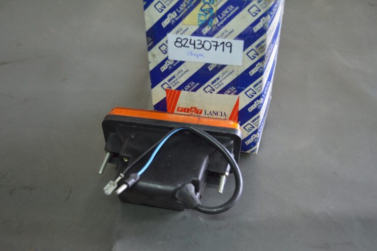 Ref: 82430719  Intermitente Derecho – Lancia Delta 4WD NUEVO
