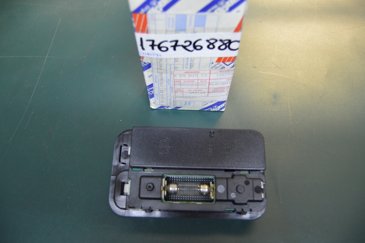 Ref: 176726880 Luz de Techo Trasera – Lancia Dedra NUEVO