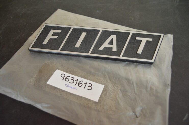 Ref: 9631613 Emblema Delantero Fiat NUEVO