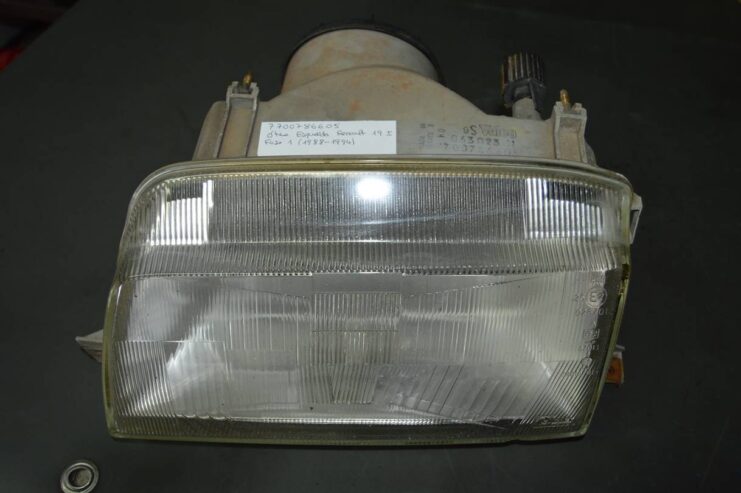 Ref: 7700786605 Optica Izquierda Renault 19 I Fase 1 (88-94)