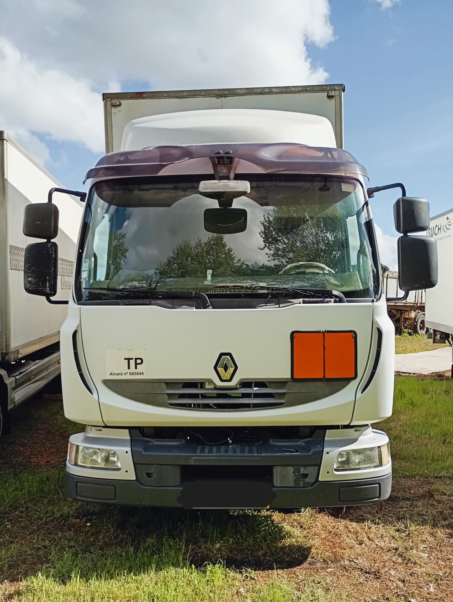 Camião – Renault Midlum Plataforma Elevadora