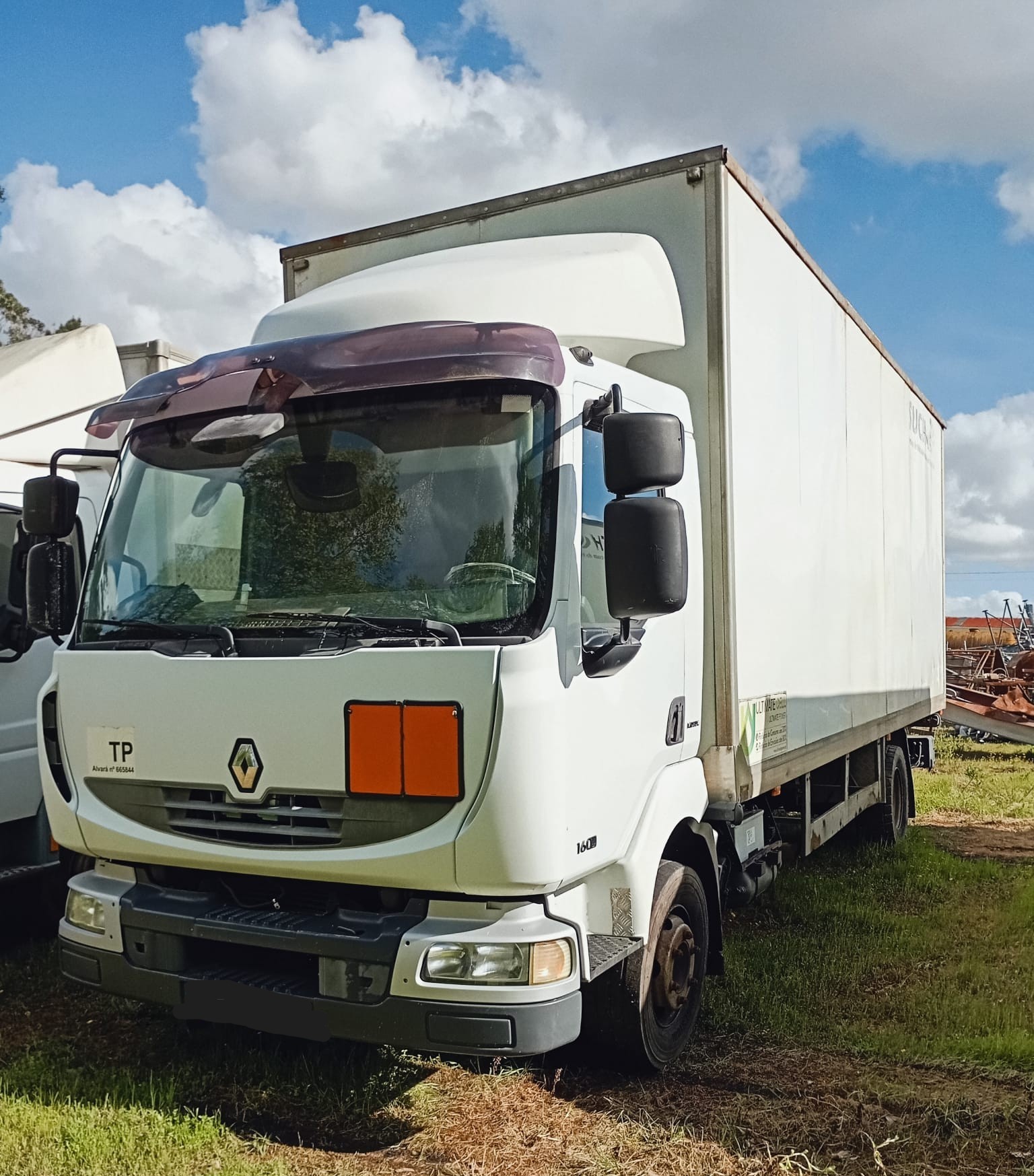 Camião – Renault Midlum Plataforma Elevadora