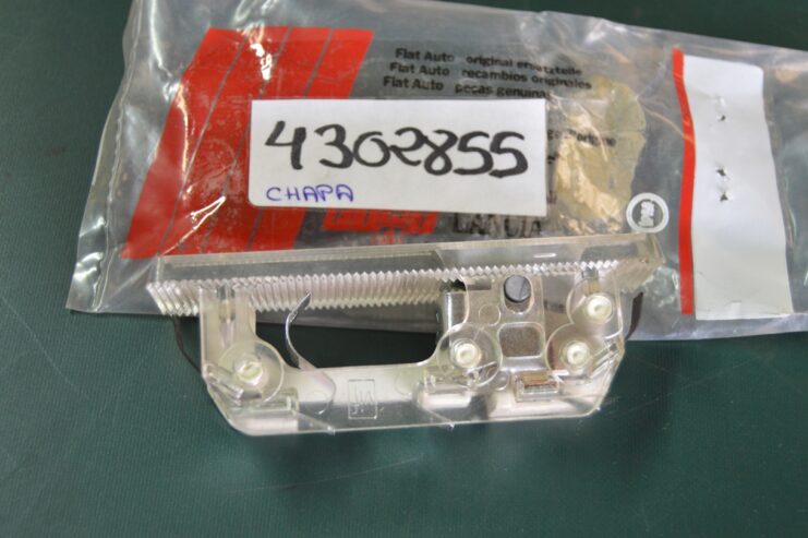 Ref: 4302855 Plafonier Luz Interna – Fiat 128 NUEVO