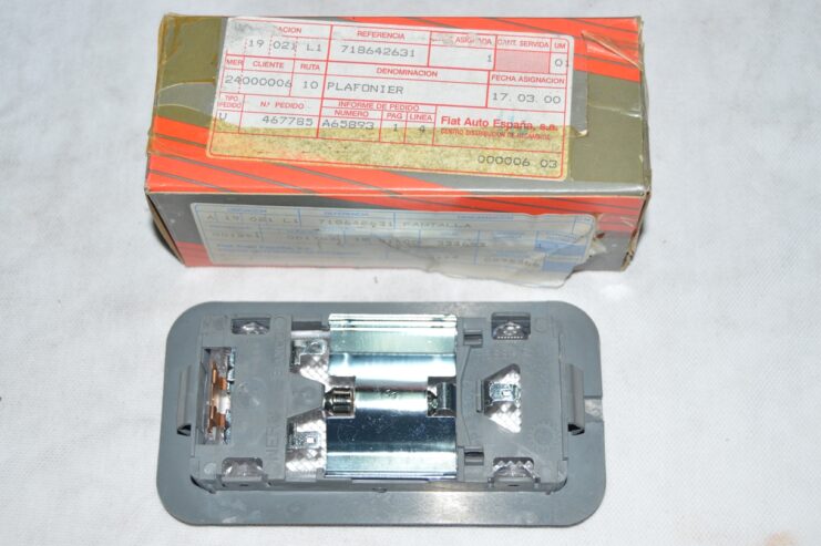 Ref: 718642631 Plafonier Interior – Fiat  NUEVO