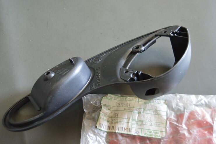 Ref: 715708614 Moldura Manija Puerta Delantera Derecha – Fiat  NUEVO