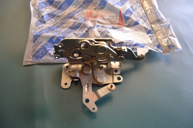 Ref: 7630972 Cerradura Puerta Delantera Derecha – Fiat Uno NUEVO