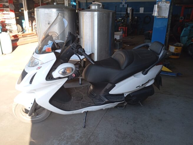 Moto Kymco Grand Dink 125