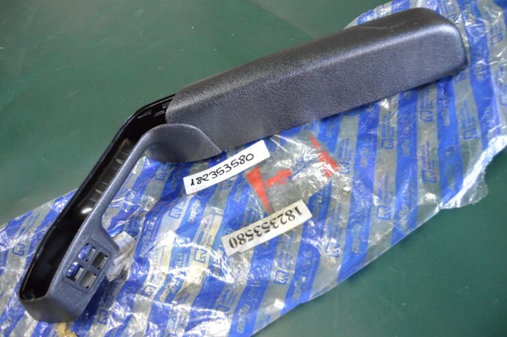 Ref: 182353580 Reposabrazos Puerta Delantera Izquierda – Fiat Tipo NUEVO