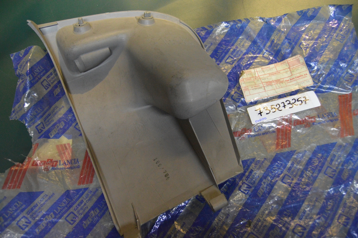 Tampa Placa da Gaveta Direita – Fiat Punto